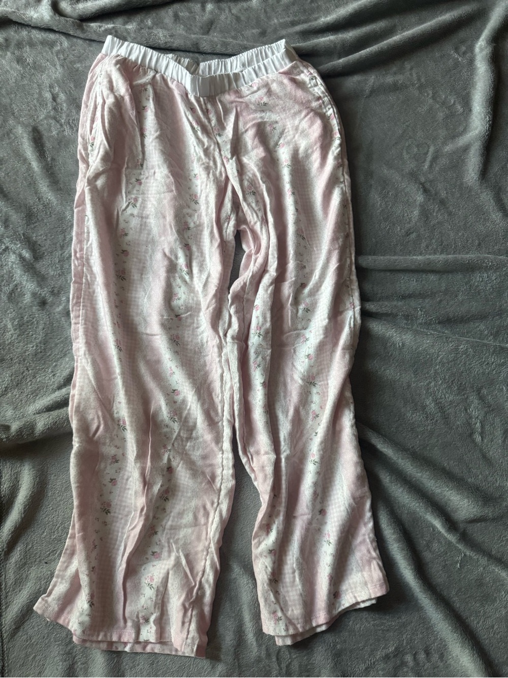 Hollister Soft Pink Floral Women's Sleep Pants